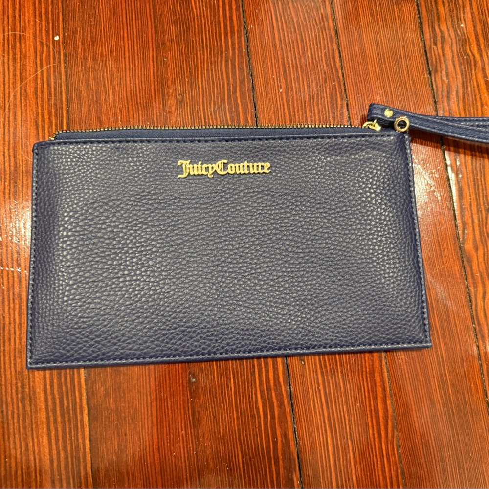 Juicy wristlet
